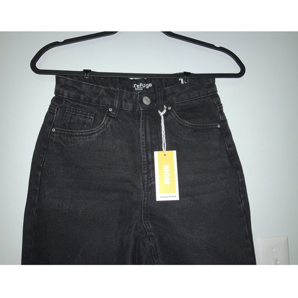 Mid-Rise Boyfriend Jean - Picture 4 of 6